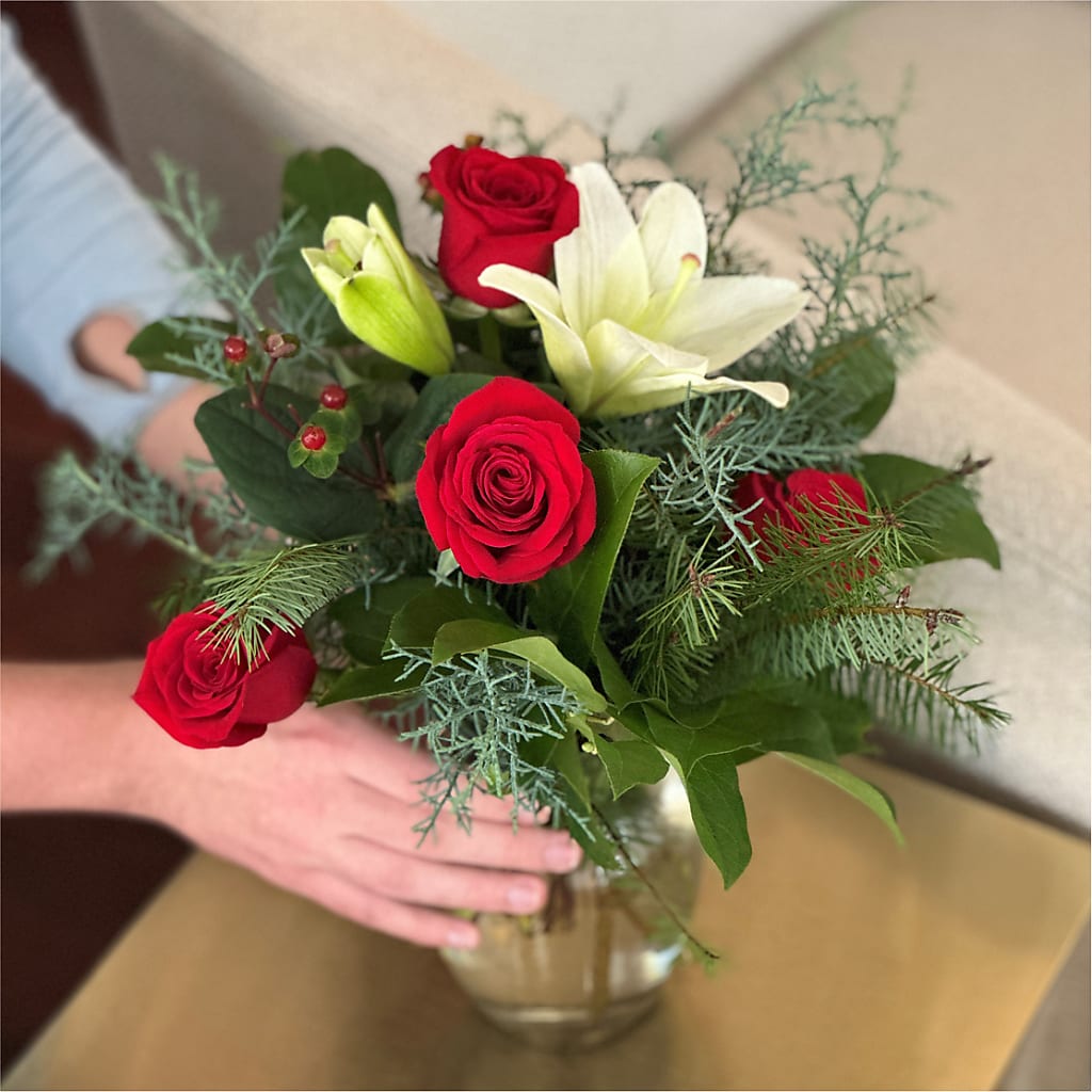 Glittering Lights Bouquet – QUASTHOFF'S FLOWERS, River Grove IL