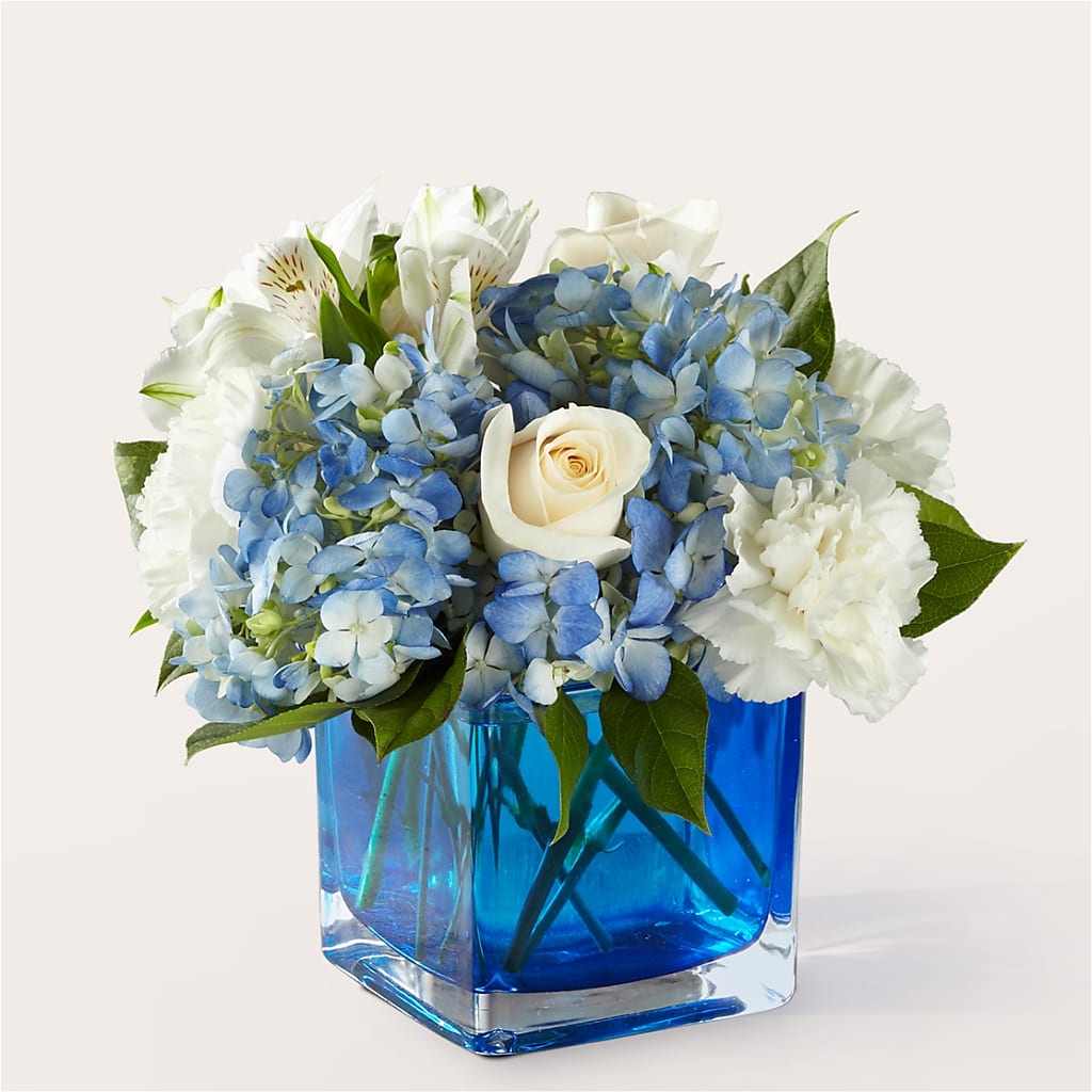 Soothing Waters Bouquet – QUASTHOFF'S FLOWERS, River Grove IL