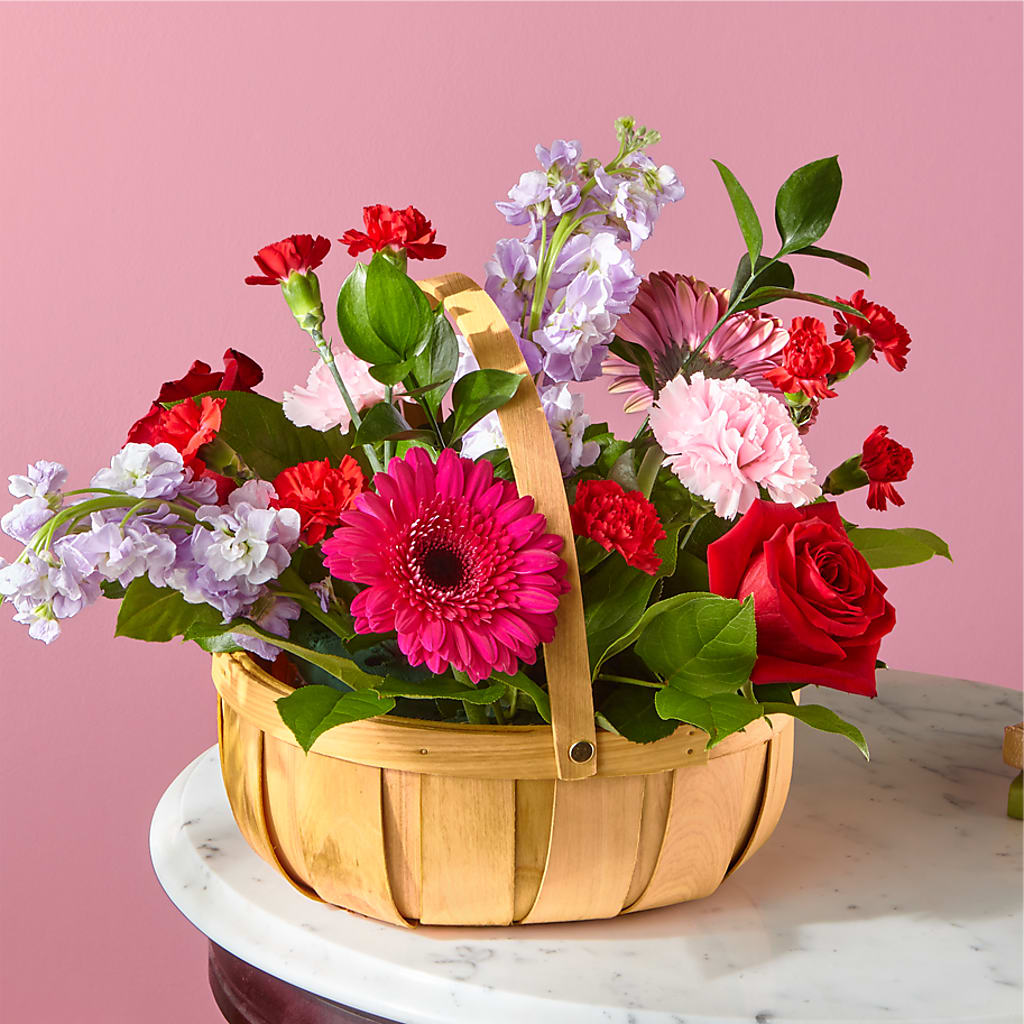 Pink Picnic Basket – QUASTHOFF'S FLOWERS, River Grove IL