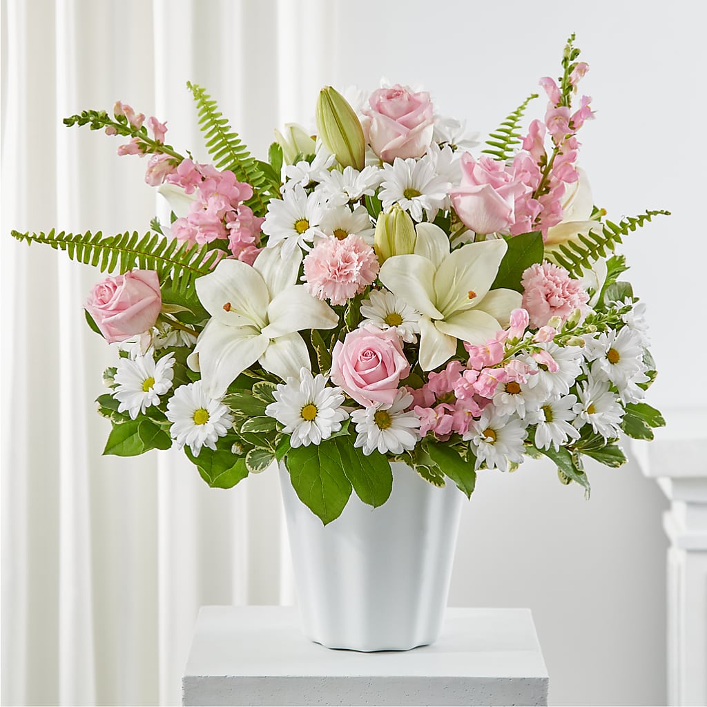 Soft Touch Tabletop Basket – QUASTHOFF'S FLOWERS, River Grove IL
