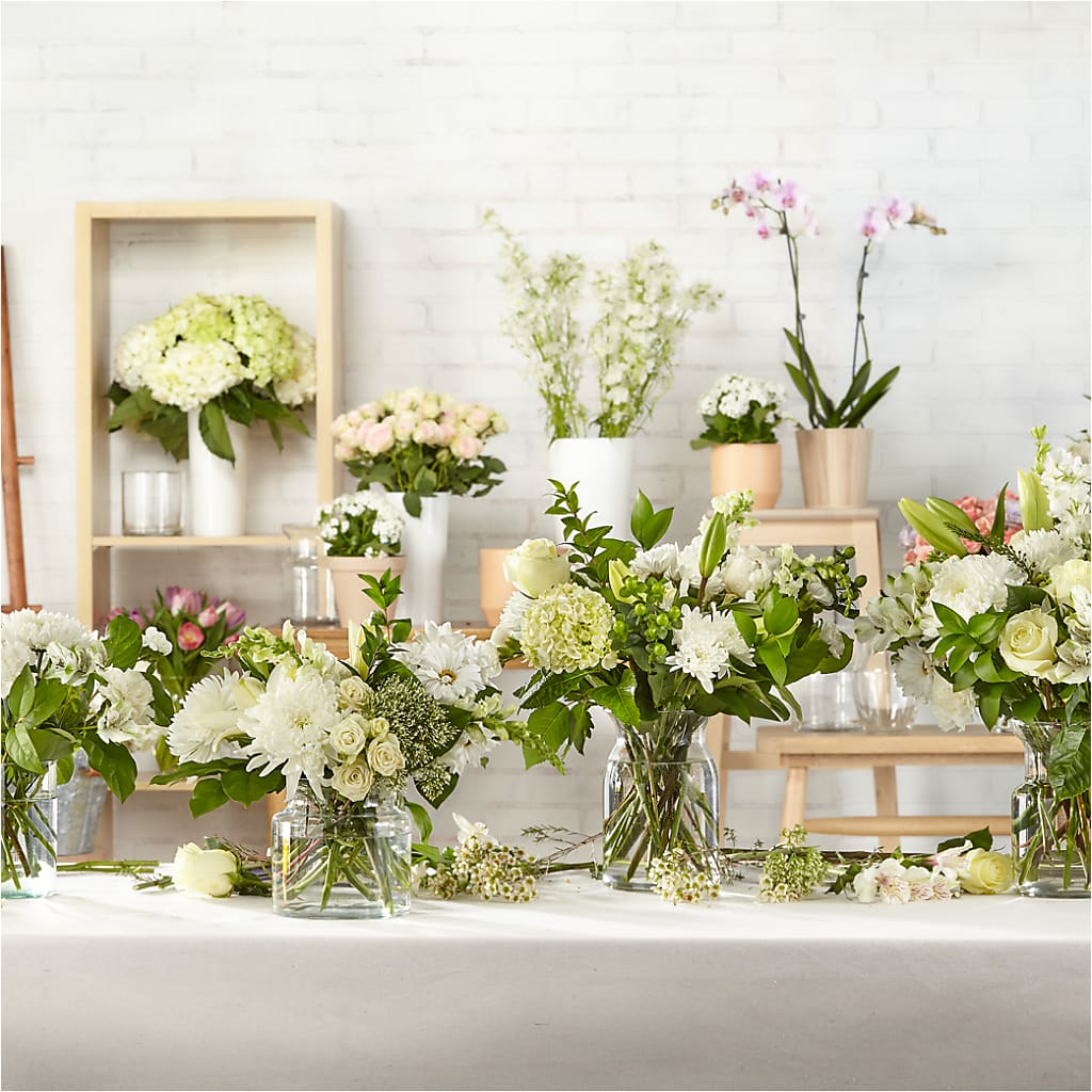 Classic Ivory – A Florist Original – QUASTHOFF'S FLOWERS, River Grove IL
