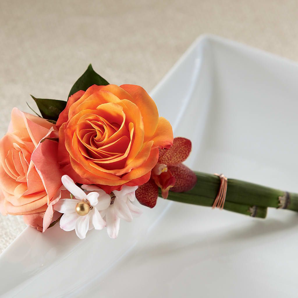 Sunset Dream Boutonniere – QUASTHOFF'S FLOWERS, River Grove IL