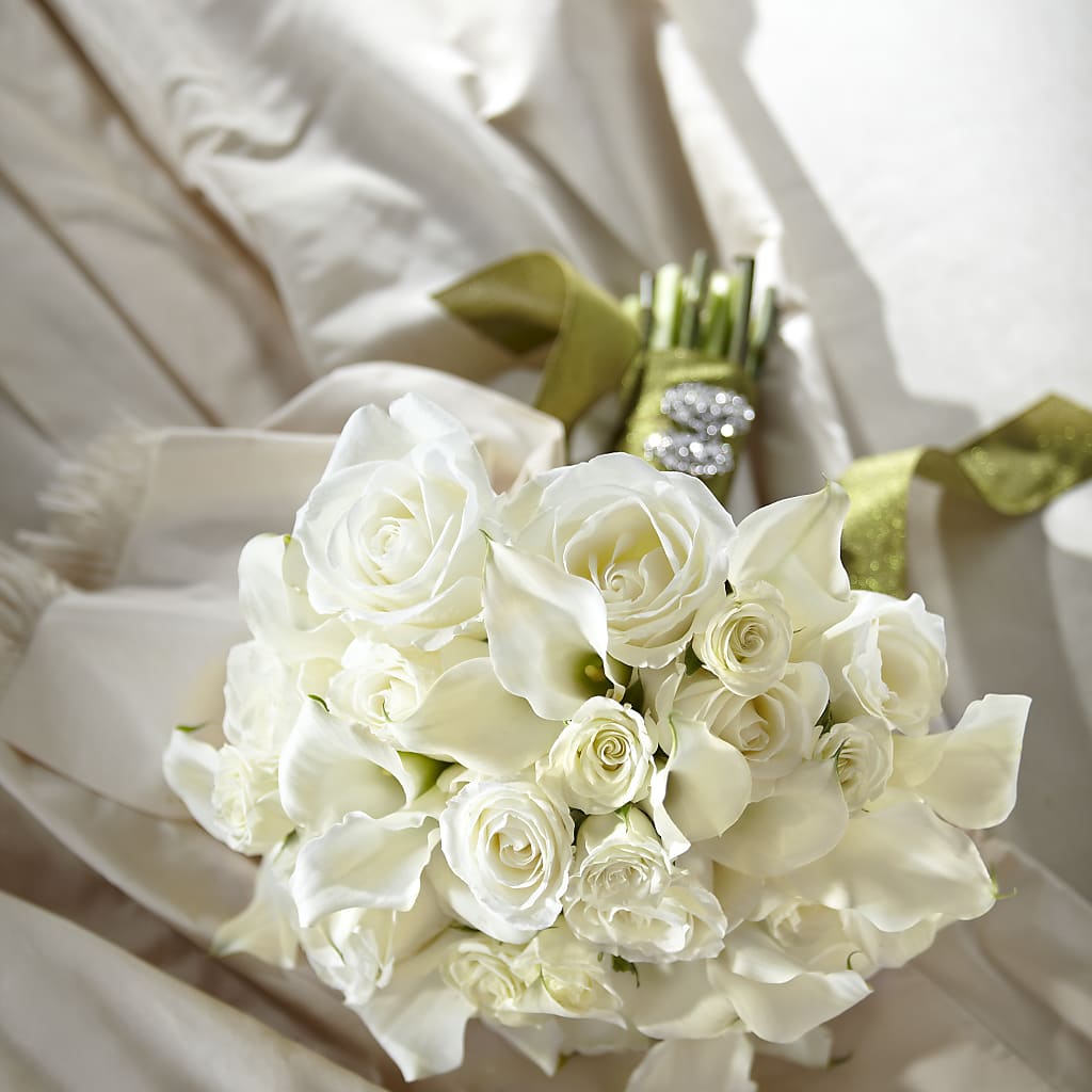 Serene Highness Bouquet – QUASTHOFF'S FLOWERS, River Grove IL