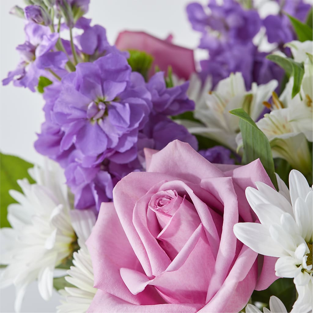 Garden of Peace Bouquet – QUASTHOFF'S FLOWERS, River Grove IL