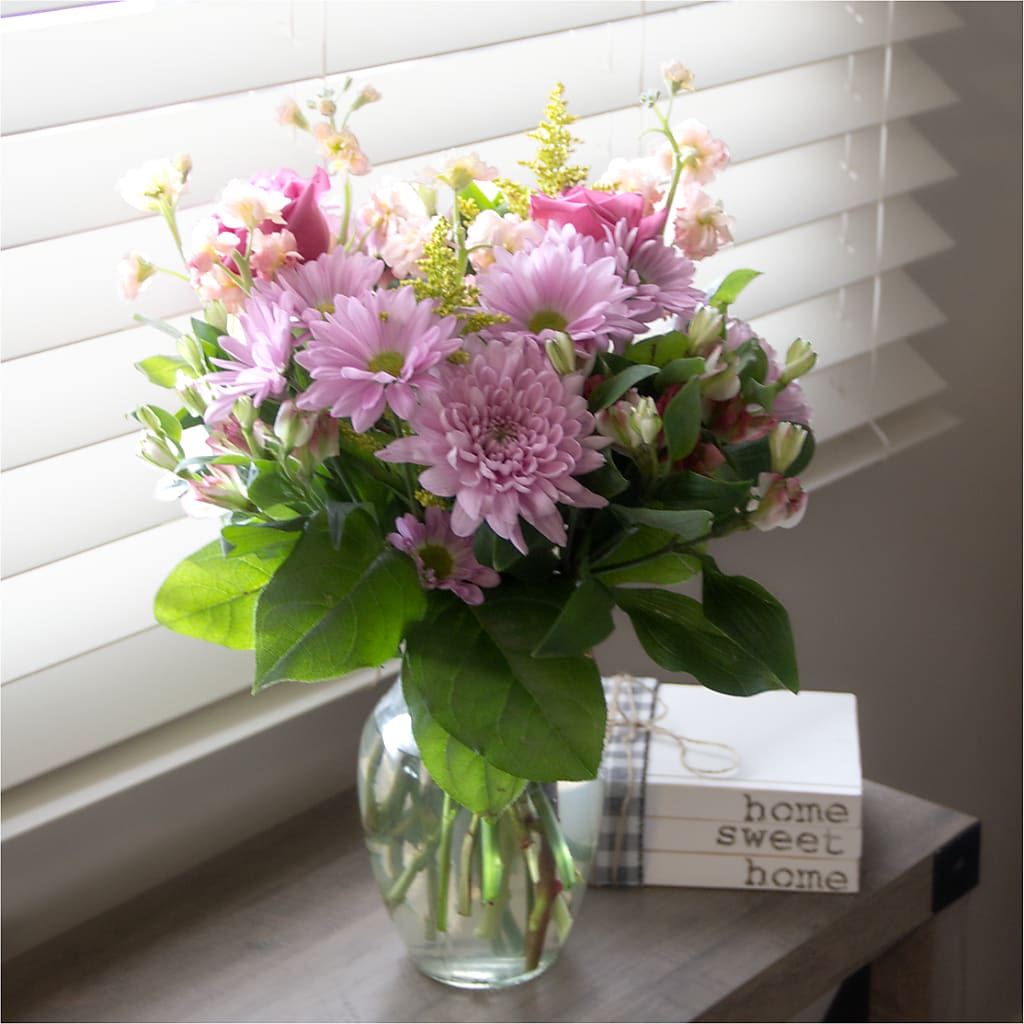 Pastel Tradition - A Florist Original – QUASTHOFF'S FLOWERS, River Grove IL