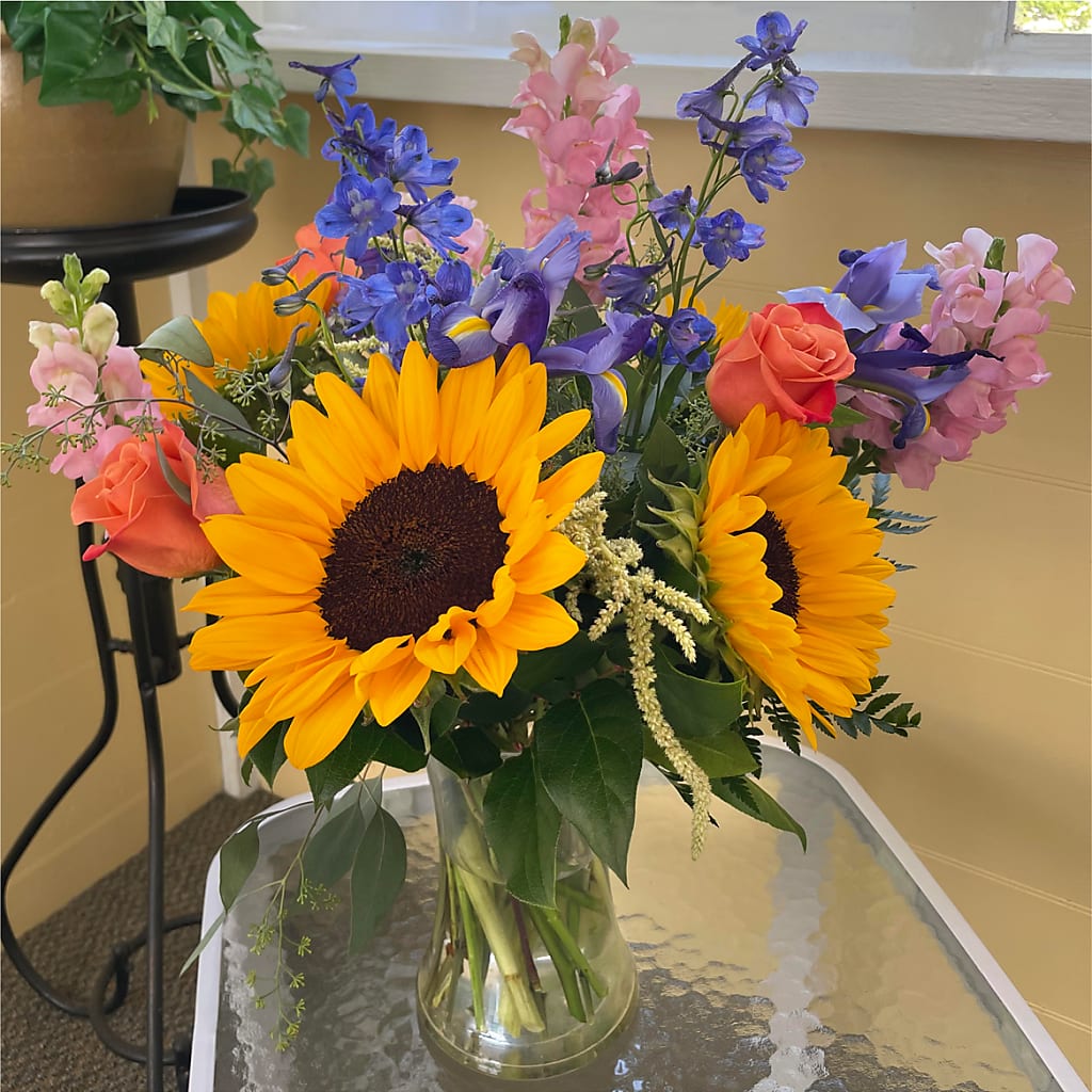 Rays of Life Bouquet – QUASTHOFF'S FLOWERS, River Grove IL