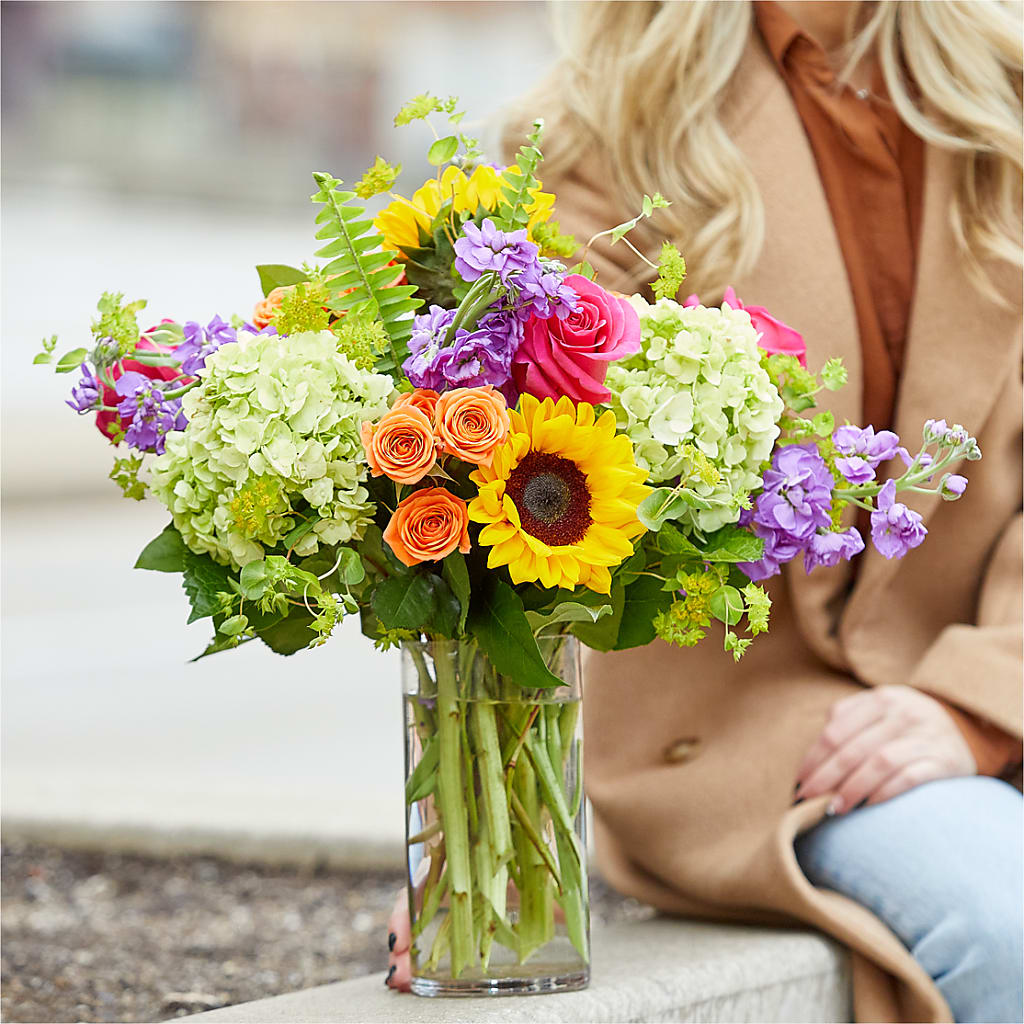 Vibrant Greetings Bouquet – QUASTHOFF'S FLOWERS, River Grove IL