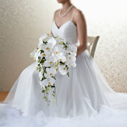 Classic White Bouquet – QUASTHOFF'S FLOWERS, River Grove IL