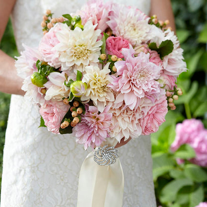 Heart's Promise Bouquet – QUASTHOFF'S FLOWERS, River Grove IL
