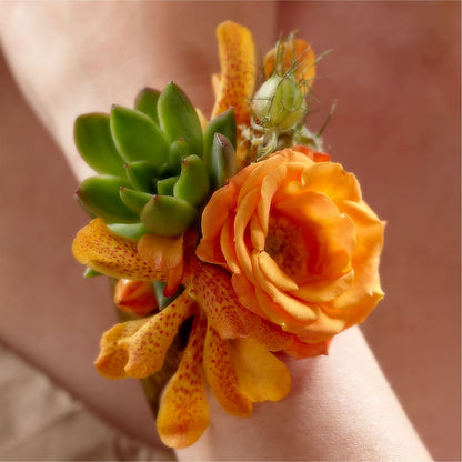 Irresistible Love Wrist Corsage – QUASTHOFF'S FLOWERS, River Grove IL
